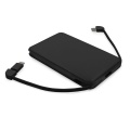 Powerbank z kablami do ładowania różnych urządzeń elektronicznych